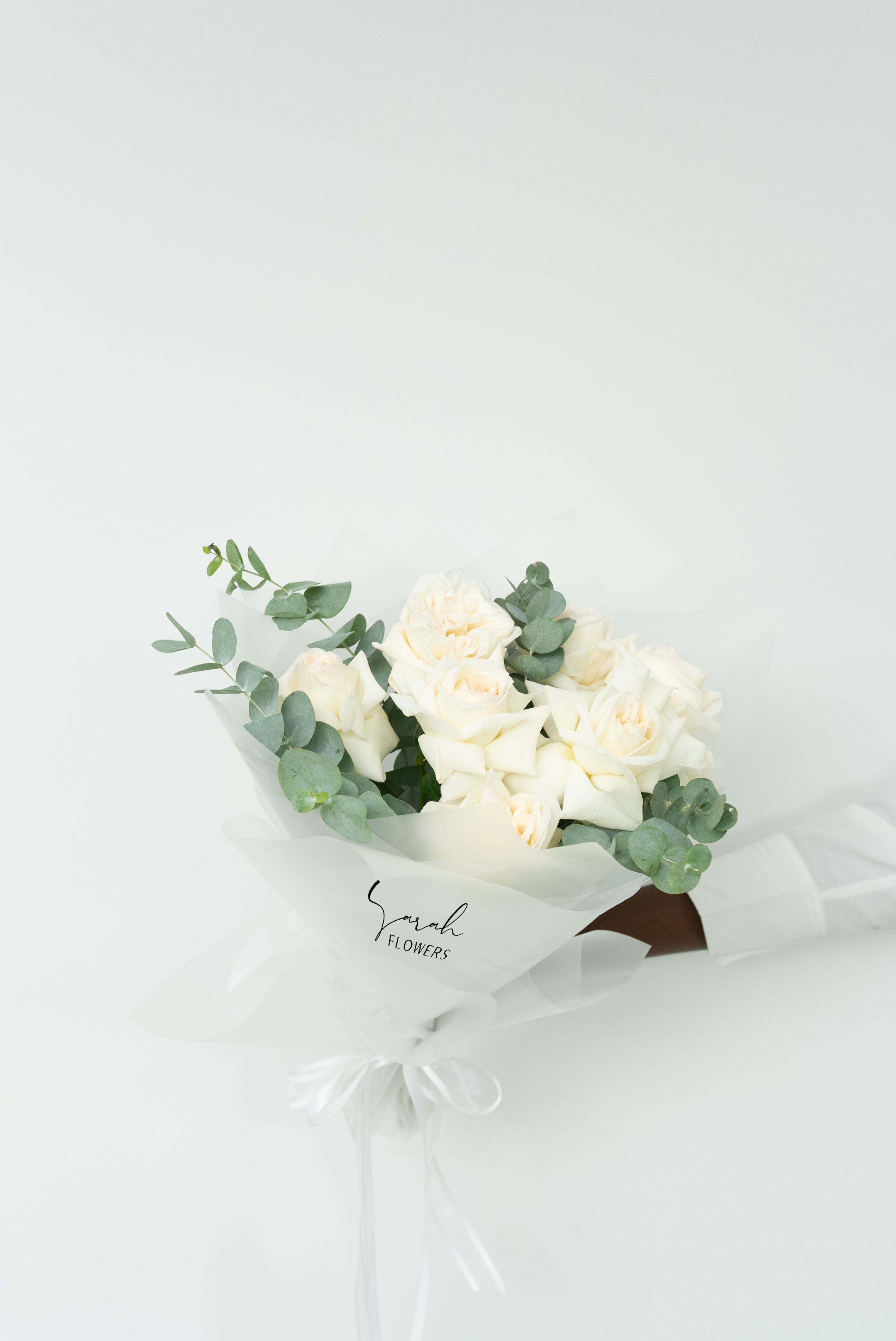 Iconic Dozen White Rose Bouquet (12 Roses)
